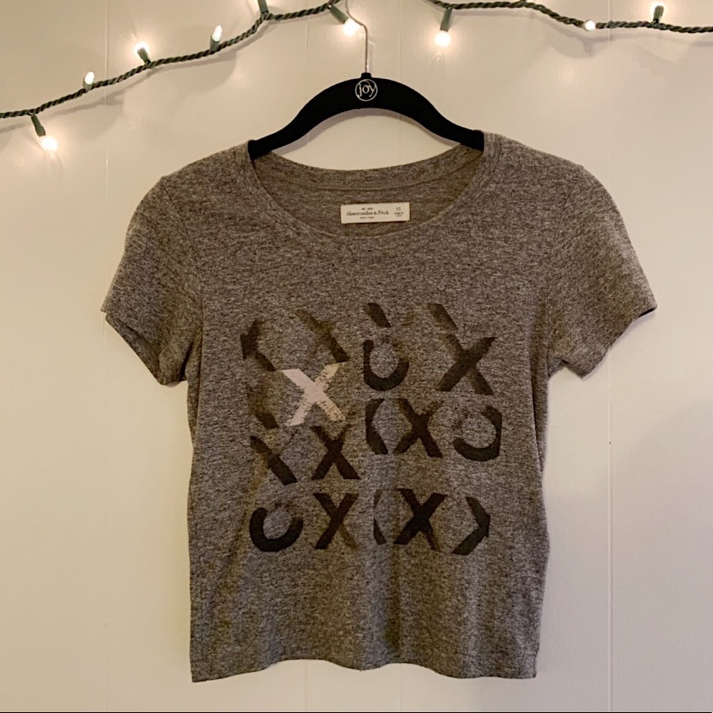 Gray crop graphic t shirt